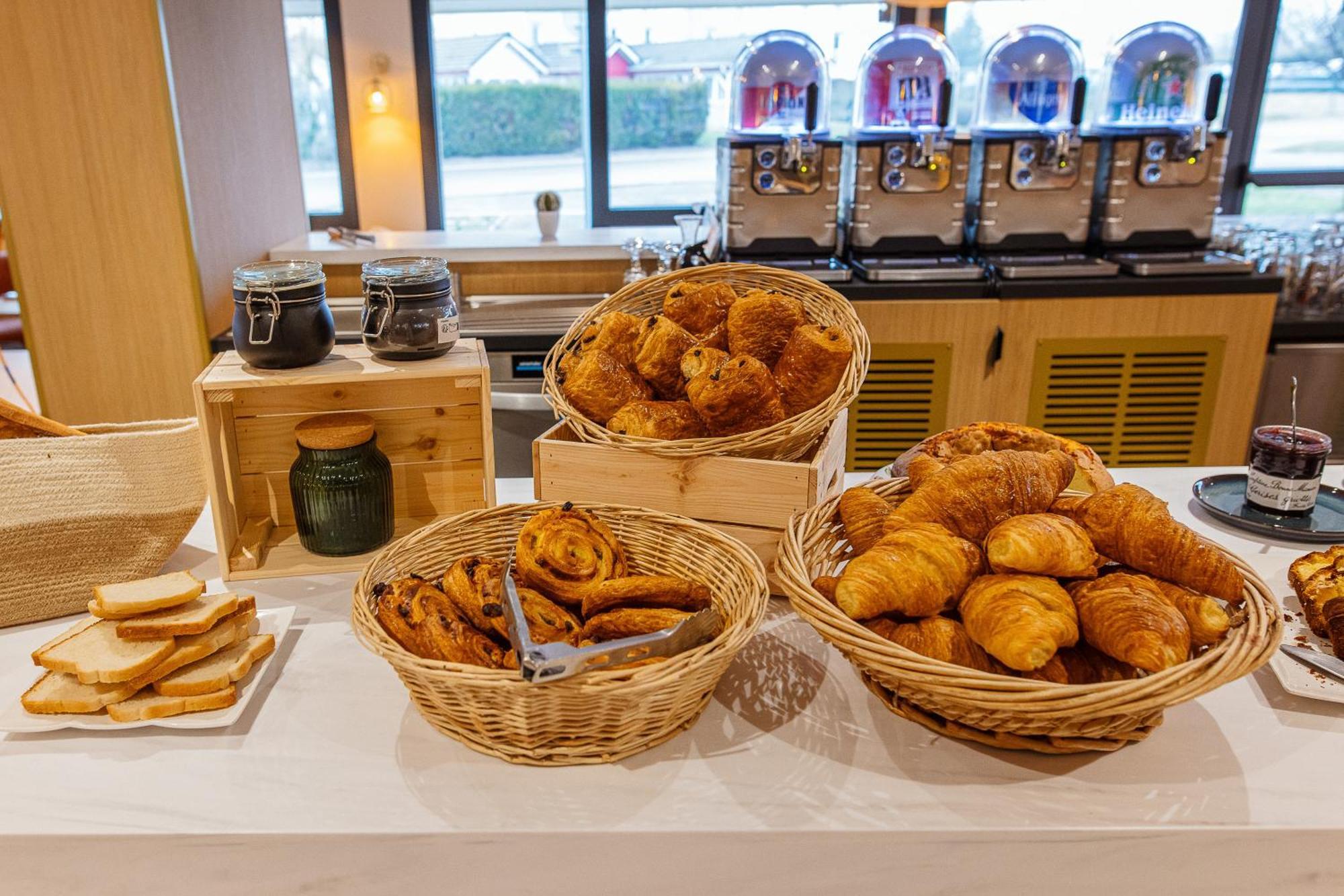 La Chapelle-Saint-Luc B Hotel Troyes Aeroport מראה חיצוני תמונה