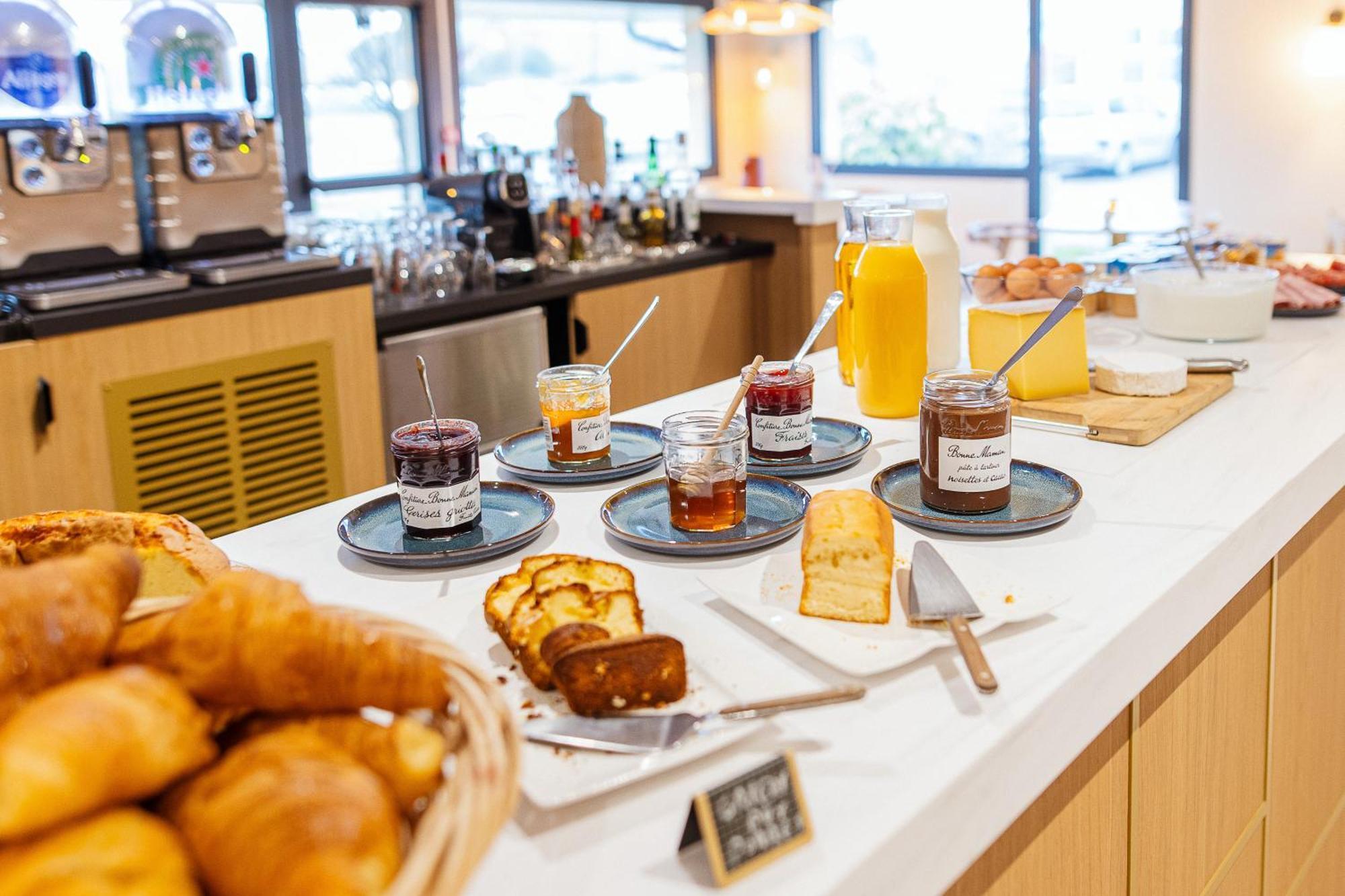 La Chapelle-Saint-Luc B Hotel Troyes Aeroport מראה חיצוני תמונה
